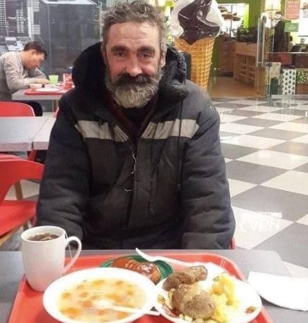 A Waitress Kindly Served A Homeless Man The Girl Had No Idea What A Surprise Awaited Her